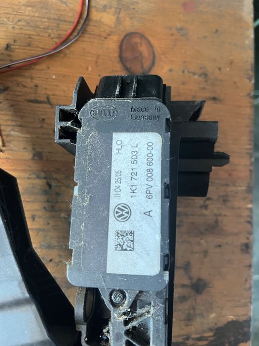 Pedala acceleratie passat b6 1,9 tdi bkc