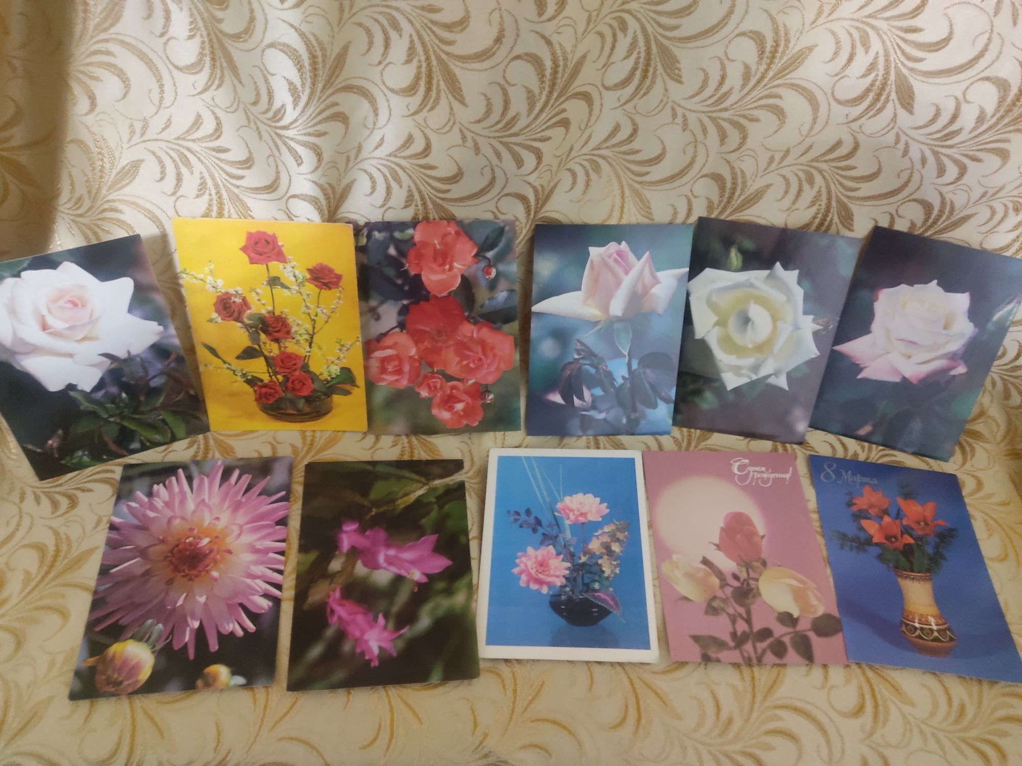 Продам открытки со цветами.