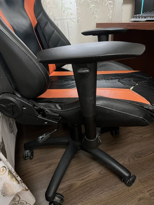 Кресло Cougar Thunder x3