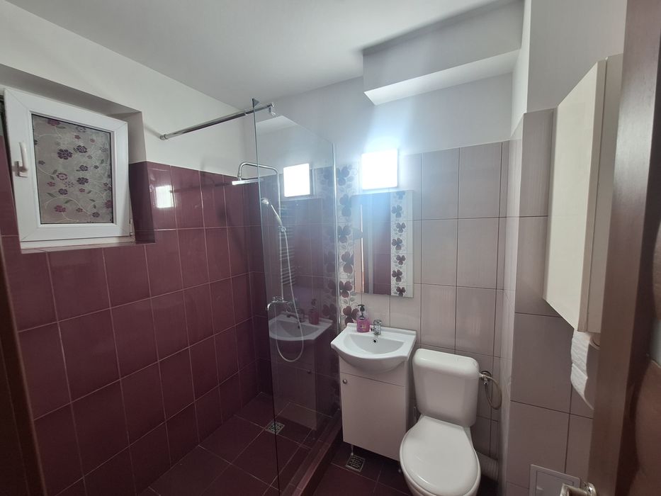 Proprietar apartament 3 camere decomandat  zona Gară renovat  recent