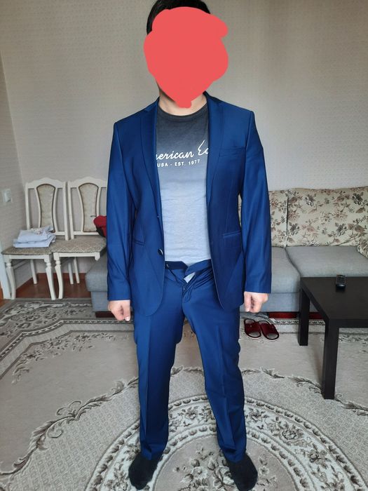 Продам красивый мужской костюм