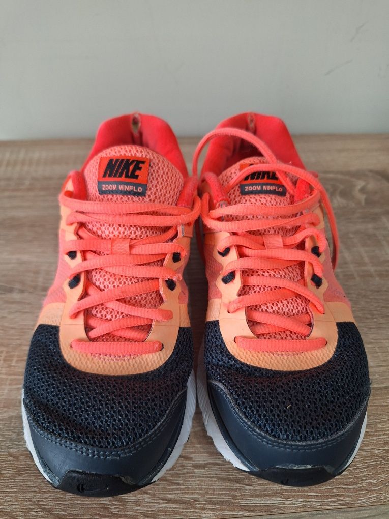 Дамски маратонки Nike