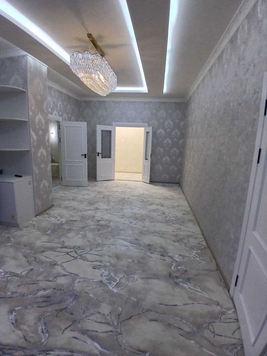 5 комнатная квартира на 8 этаже 112кв/м, в Самарканде