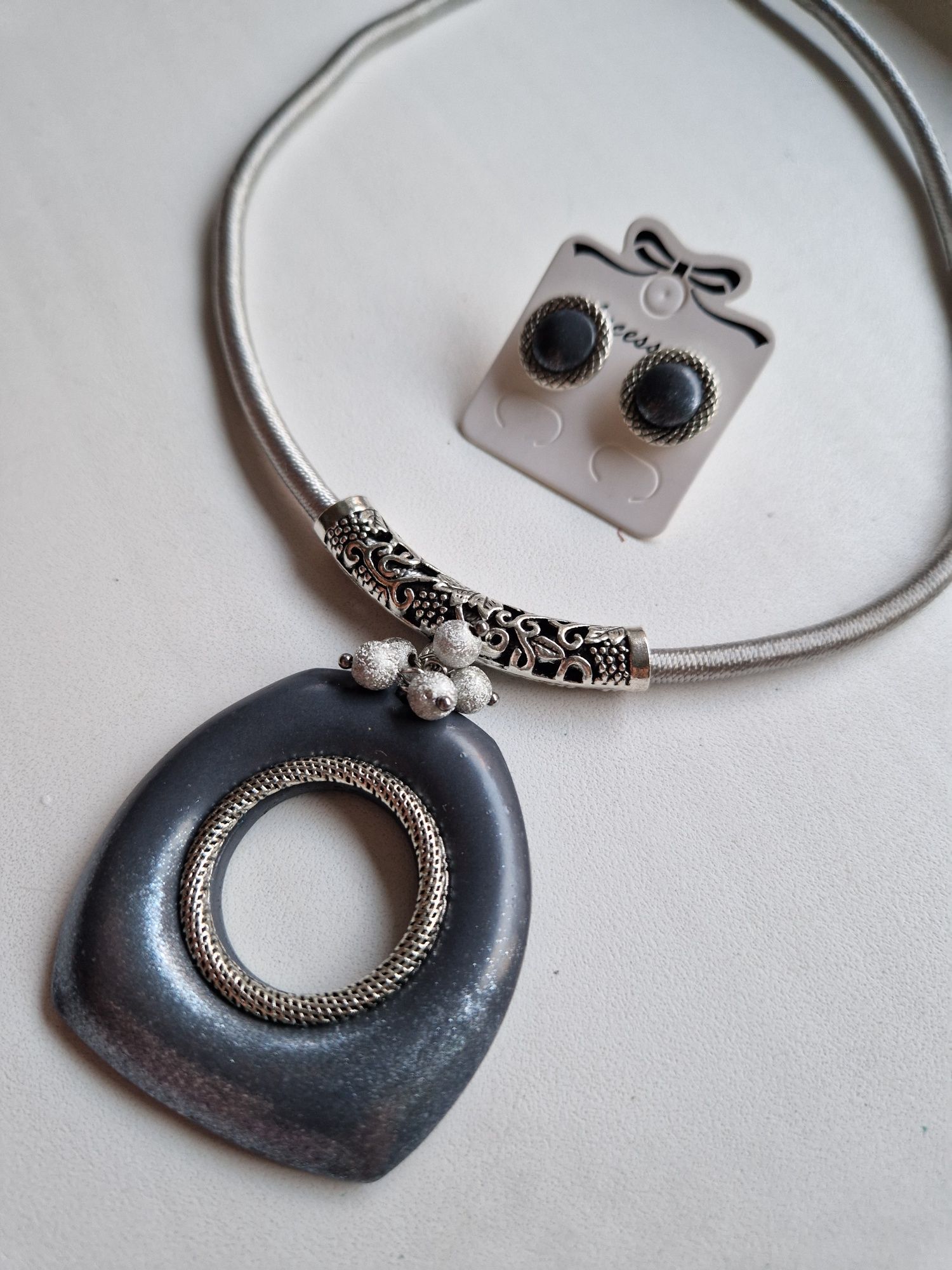 Bijuterii hand made