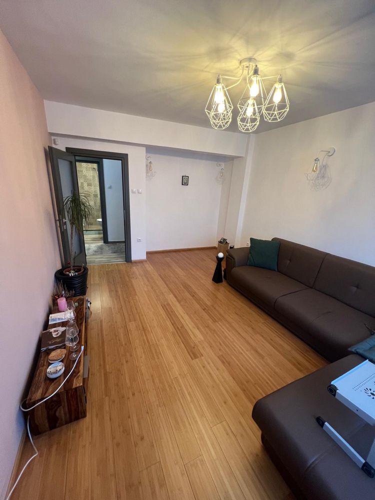 Vand apartament in Centru, Pta. Trandafirilor