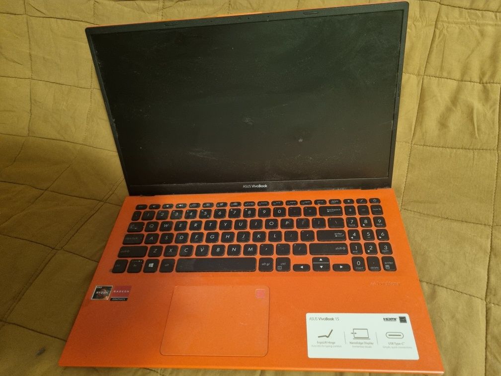 Vând asus vivobook