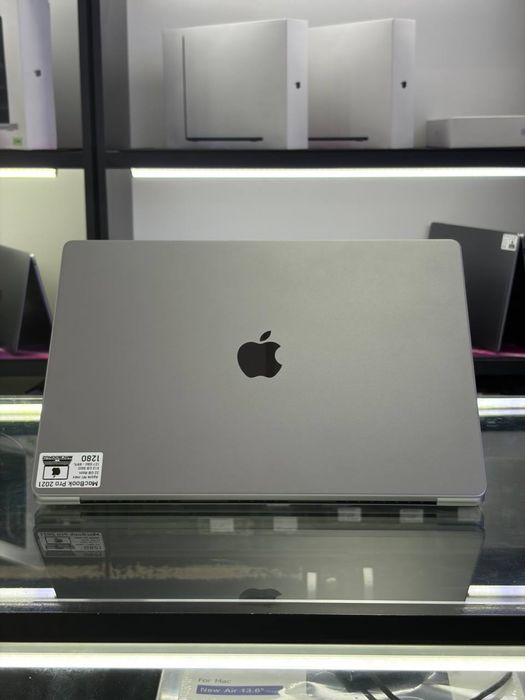 Macbook M1 Max Space Grey
