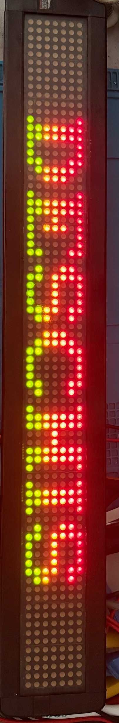 Vând Panou Publicitar LED cu Mesaj și Telecomandă – 60x6 cm