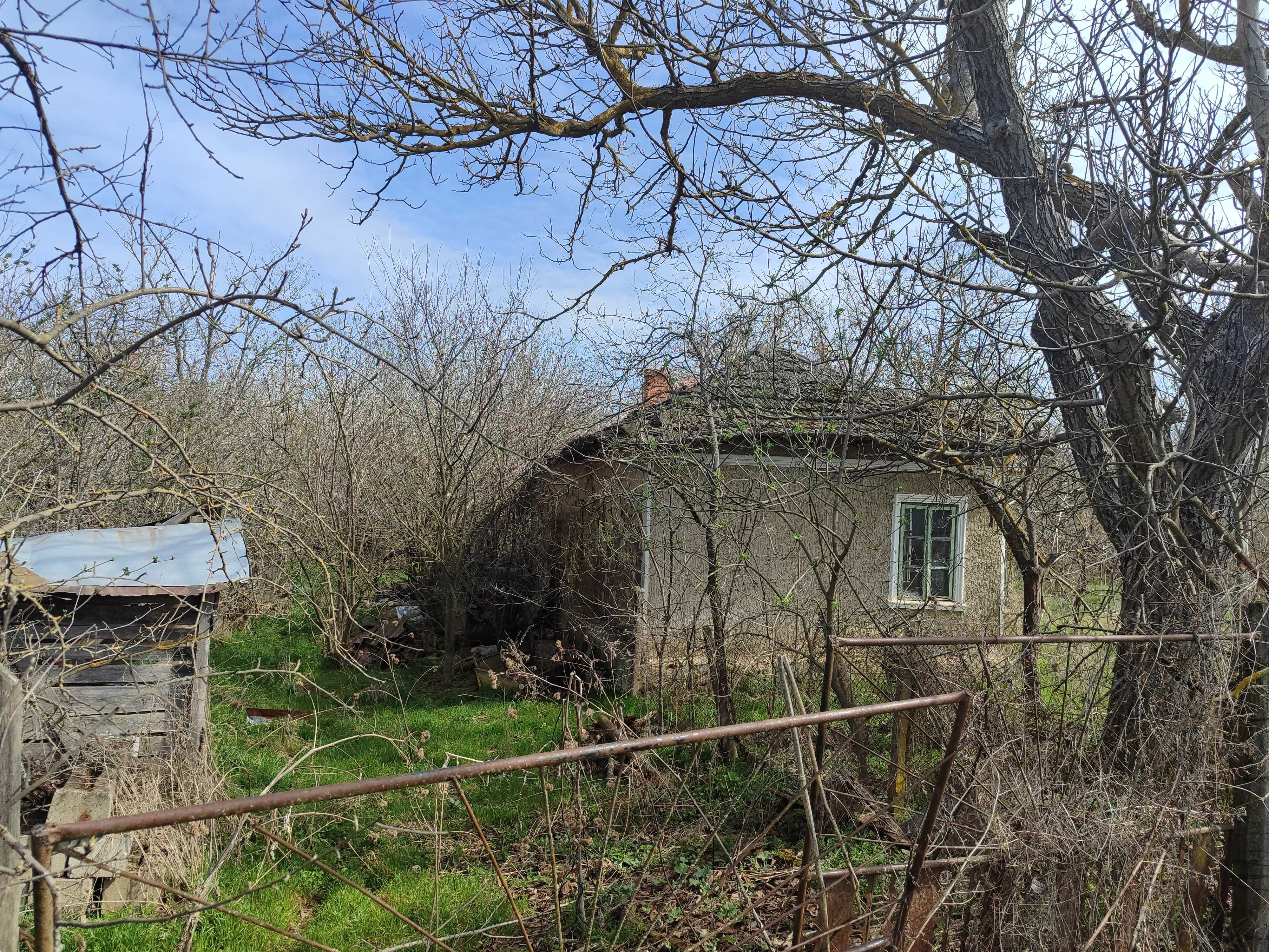 Къща за ремонт в село Изворово
