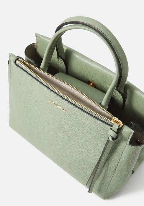 Geanta Coccinelle, Arlettis, medie, noua