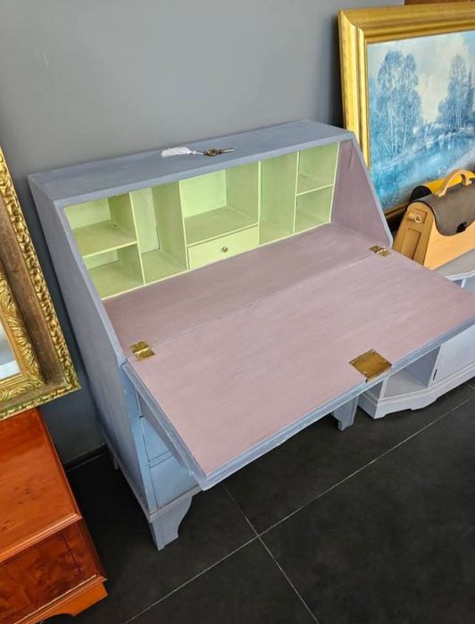 Винтидж писалище състарено в Рустик стил!