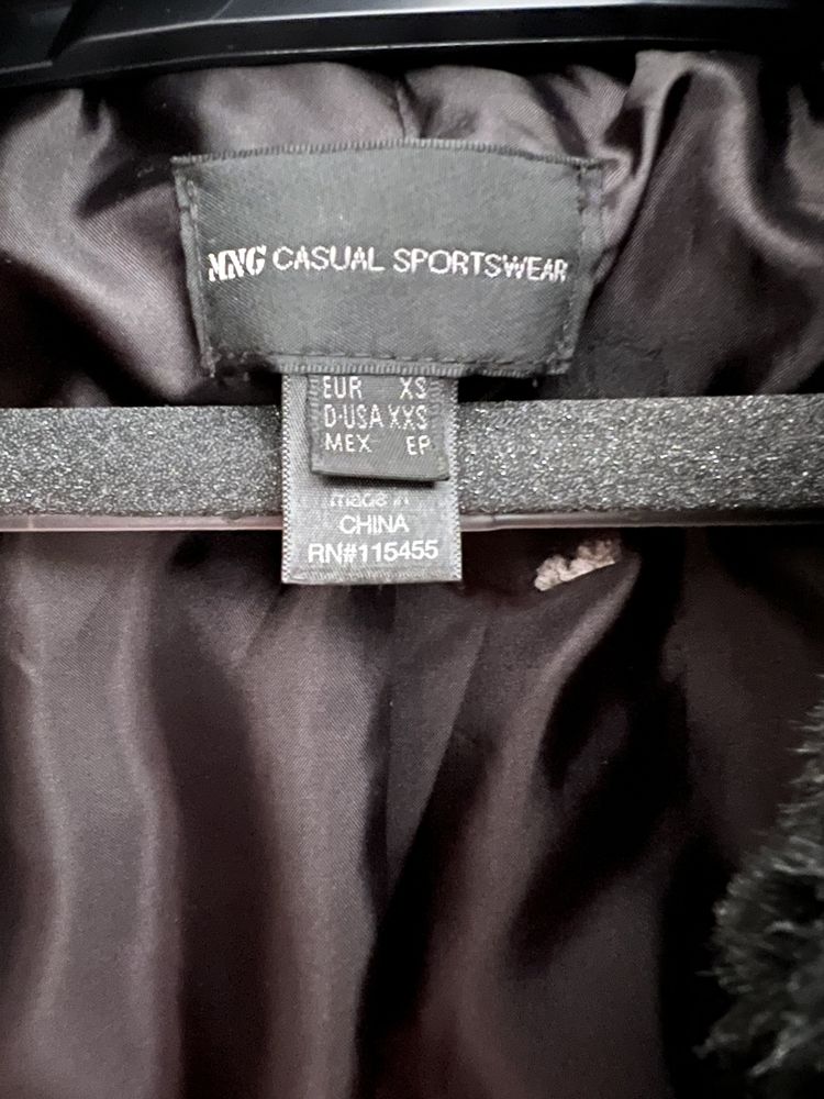 Палта и якета на различни марки и различни номера
