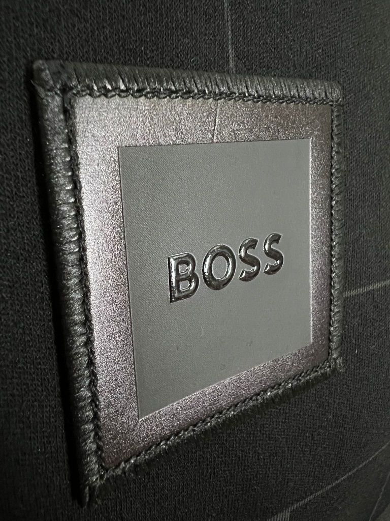HUGO BOSS Черна Блуза 3Д Нашивка - размери S M L XXL