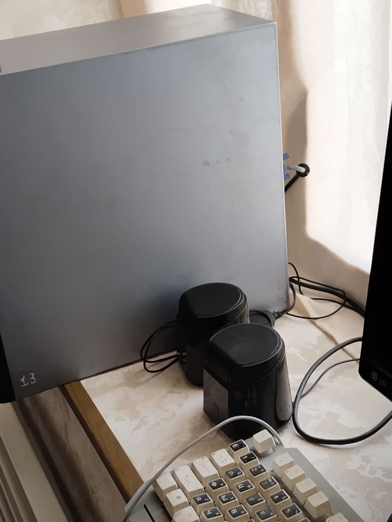 Elji manitor mishka klaviatura keys kalonka vayfay uderjatel