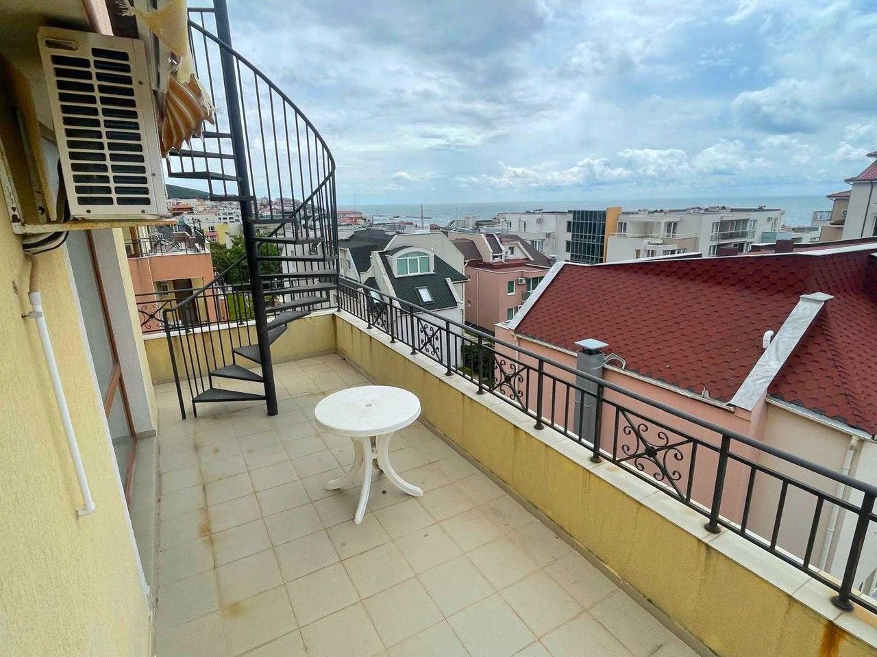 Продава се Двустаен апартамент в Свети Влас - 70 кв.м за 1028 €/кв.м - Снимка #11