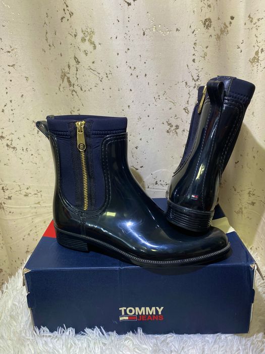 Tommy Hilfiger marime 40