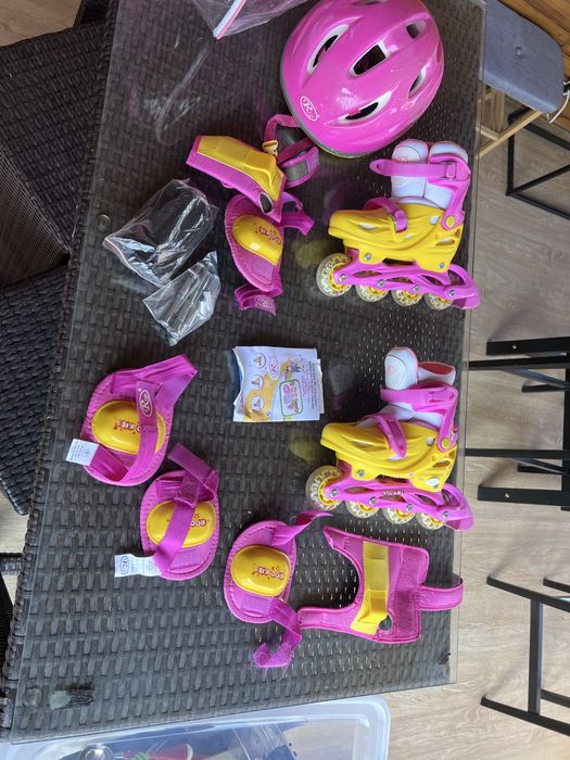 Vand role fetite reglabile pentru patru marimi