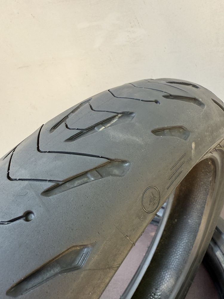 120/70/17 Michelin road 5 dot 2021