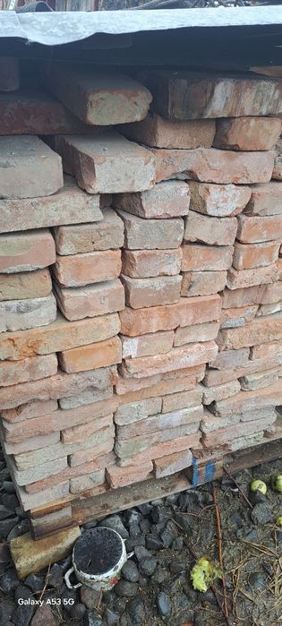 Cărămizi de vânzare