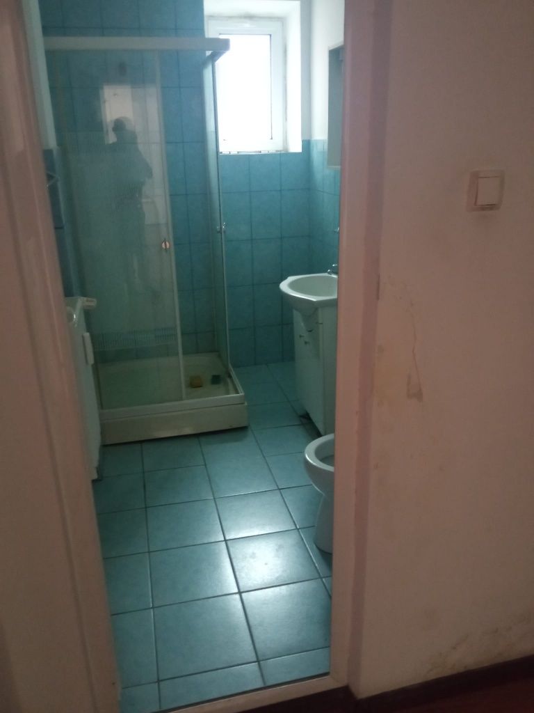 Închiriez spațiu comercial