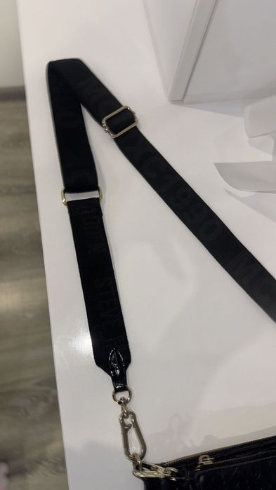 Оригинална чанта на Steve Madden