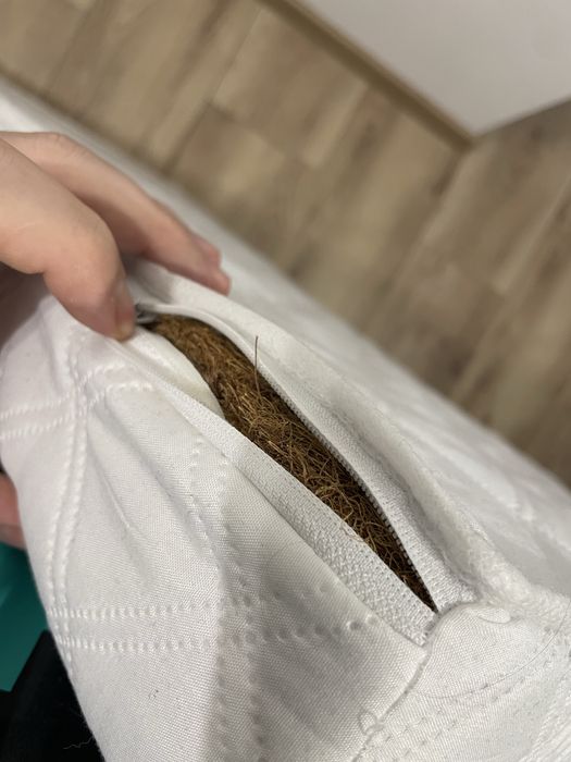 Saltea pentru pătuț 120×60 cm, cu strat din fibre de cocos.