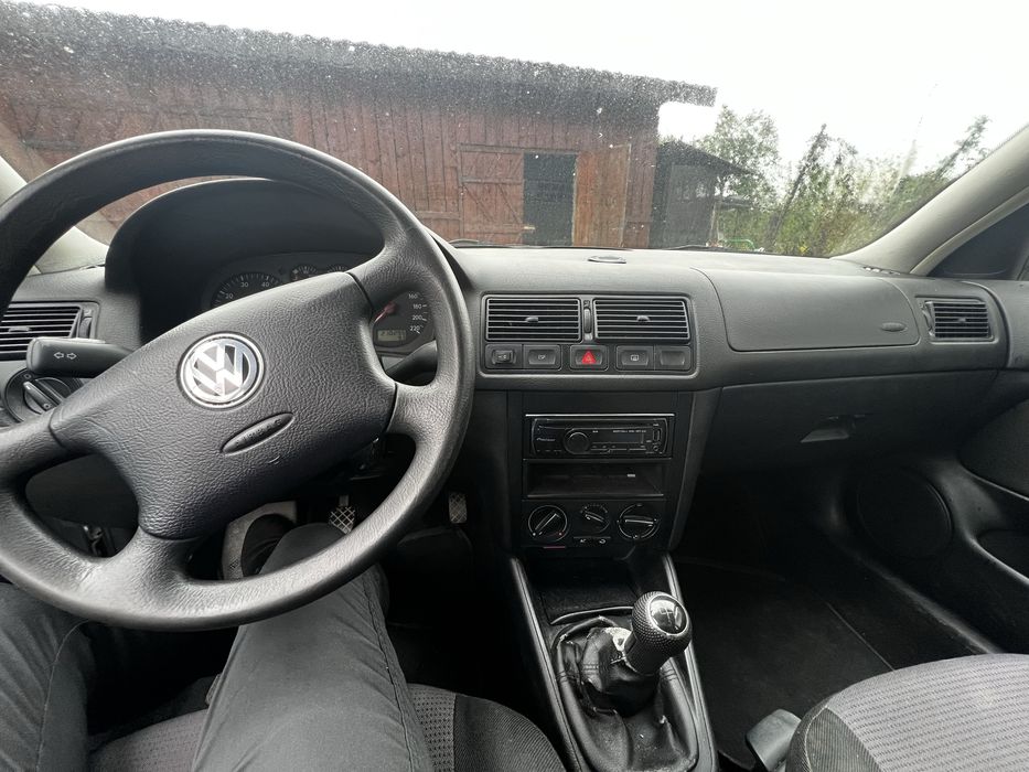 Volkswagen Golf 4 benzina 210000 km