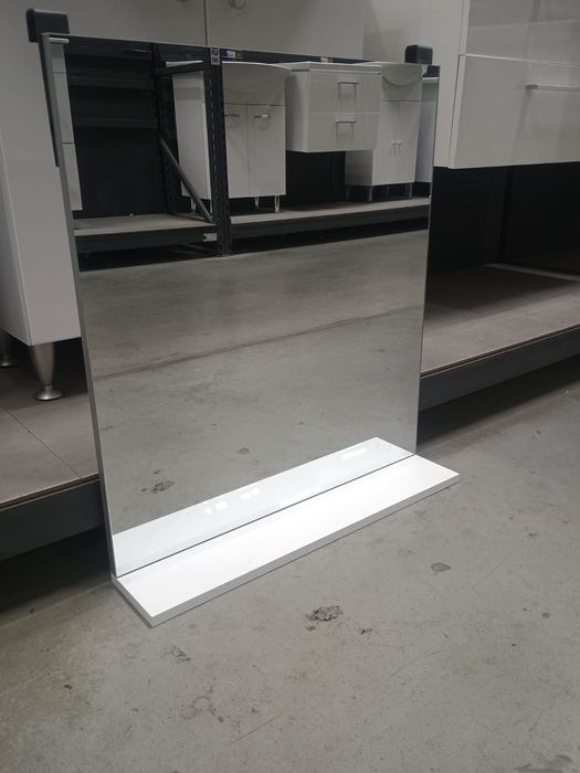 Oglinda de baie noua