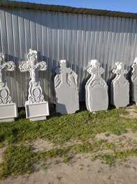 Cruci ,monumente funerare,din ciment