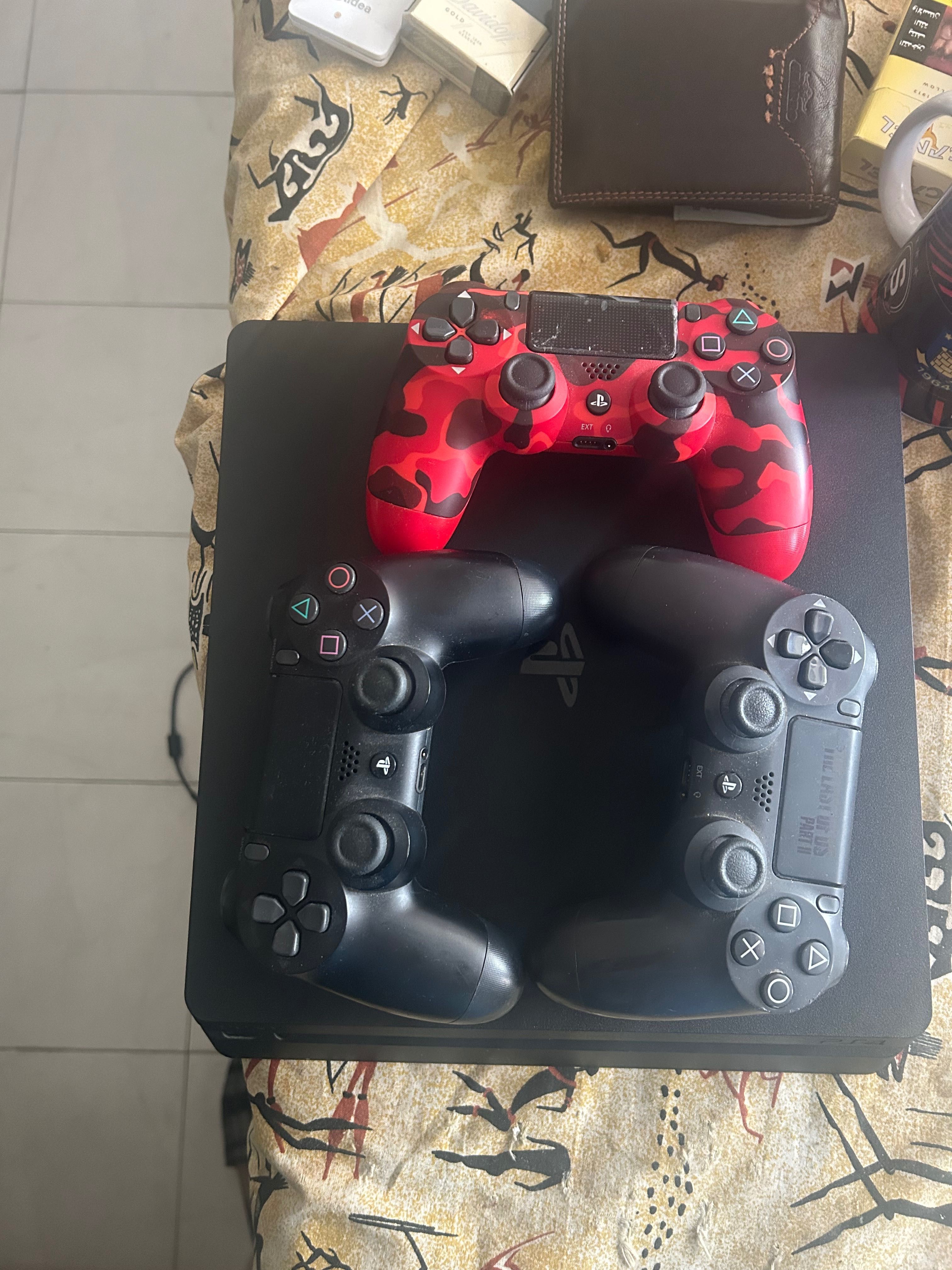 Продавам Ps4 конзола
