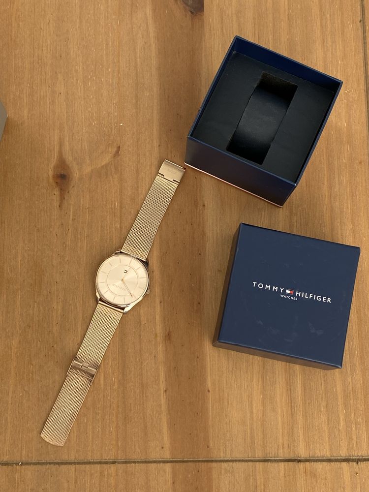 Tommy Hilfiger часовник
