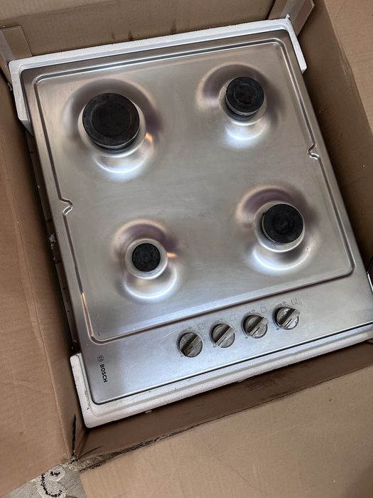 Продам духовой шкаф и варочную поверхность .