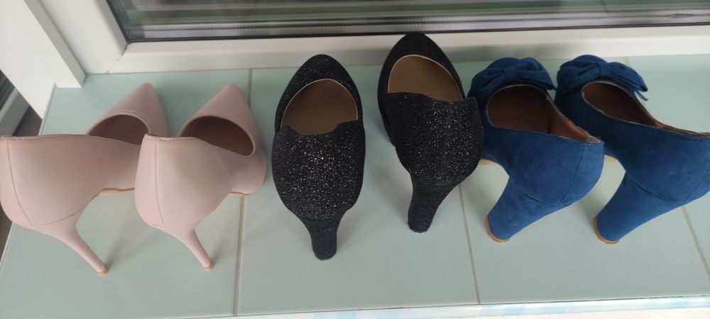 Se vinde pantofi dama