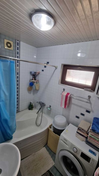 Продается квартира кирпичный 77-серия. Заходи и живи.