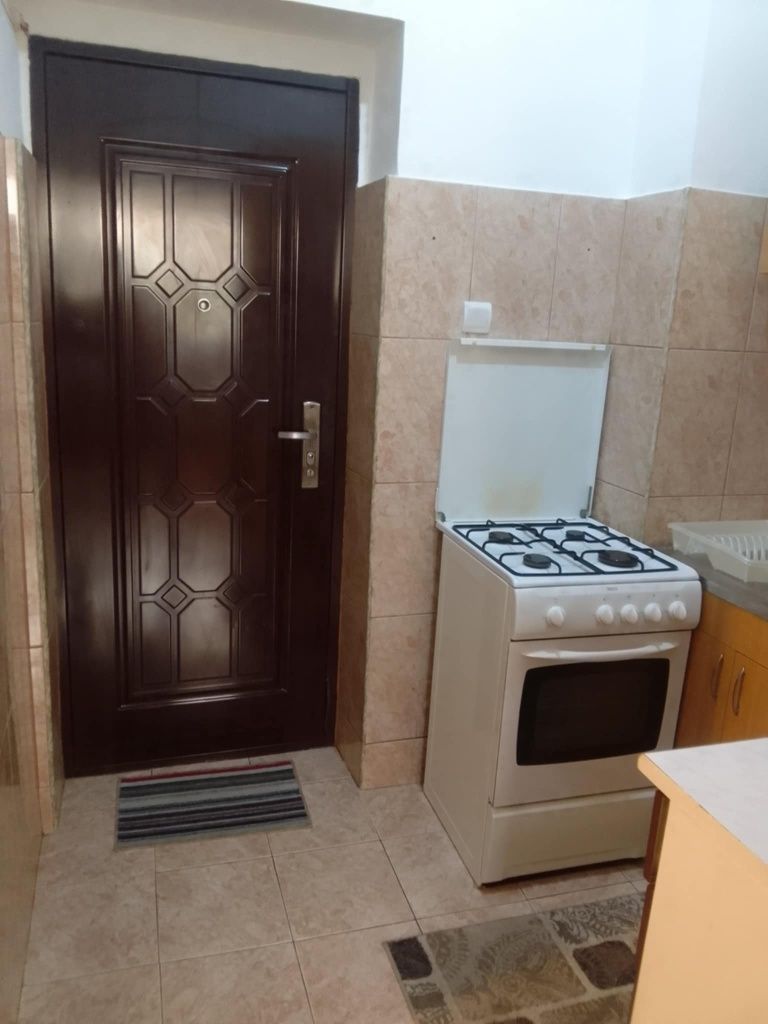 Închiriez garsonieră