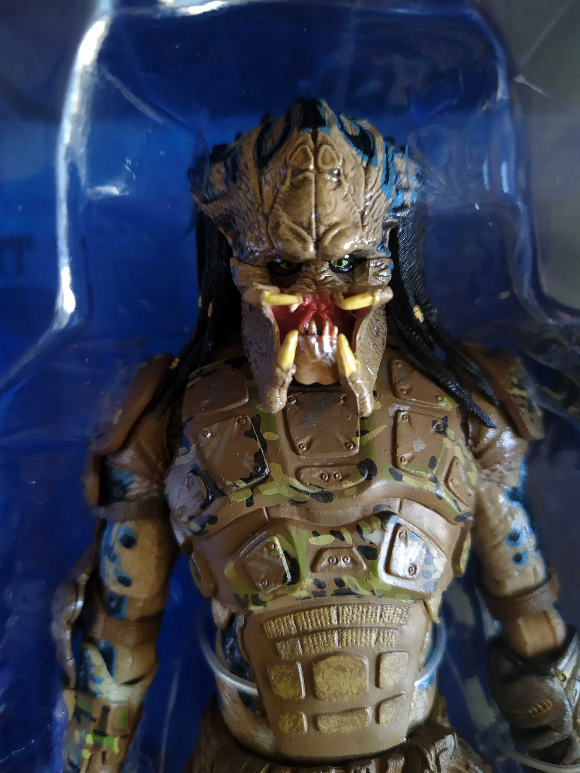 Екшън фигури NECA Emissary Predator 1 & 2