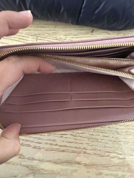 Нов портфейл Ted Baker