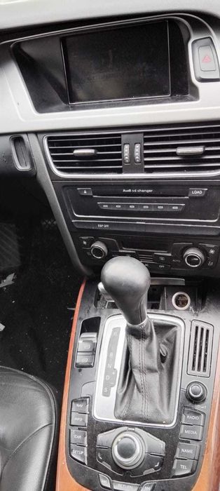 Dezmembrez Audi A4 B8 2.0 TDi an 2009 cod motor CAGA