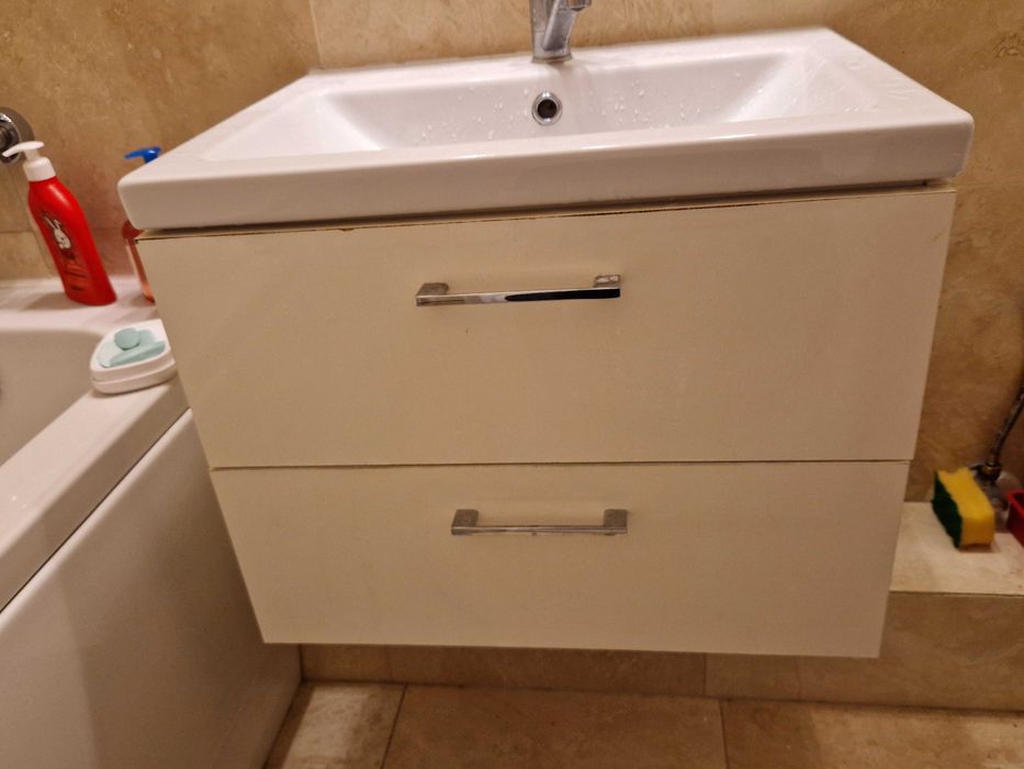 Mobilier + lavoar baie (+baterie)
