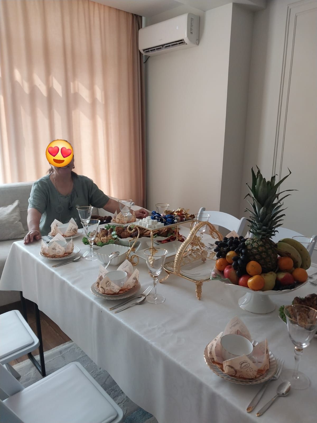 Стол со стульями