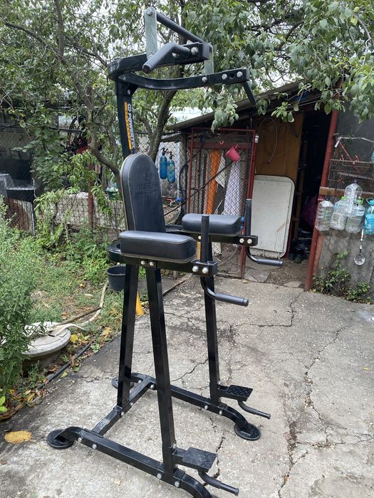 Aparat Power Tower pentru tractiuni, triceps si abdomen