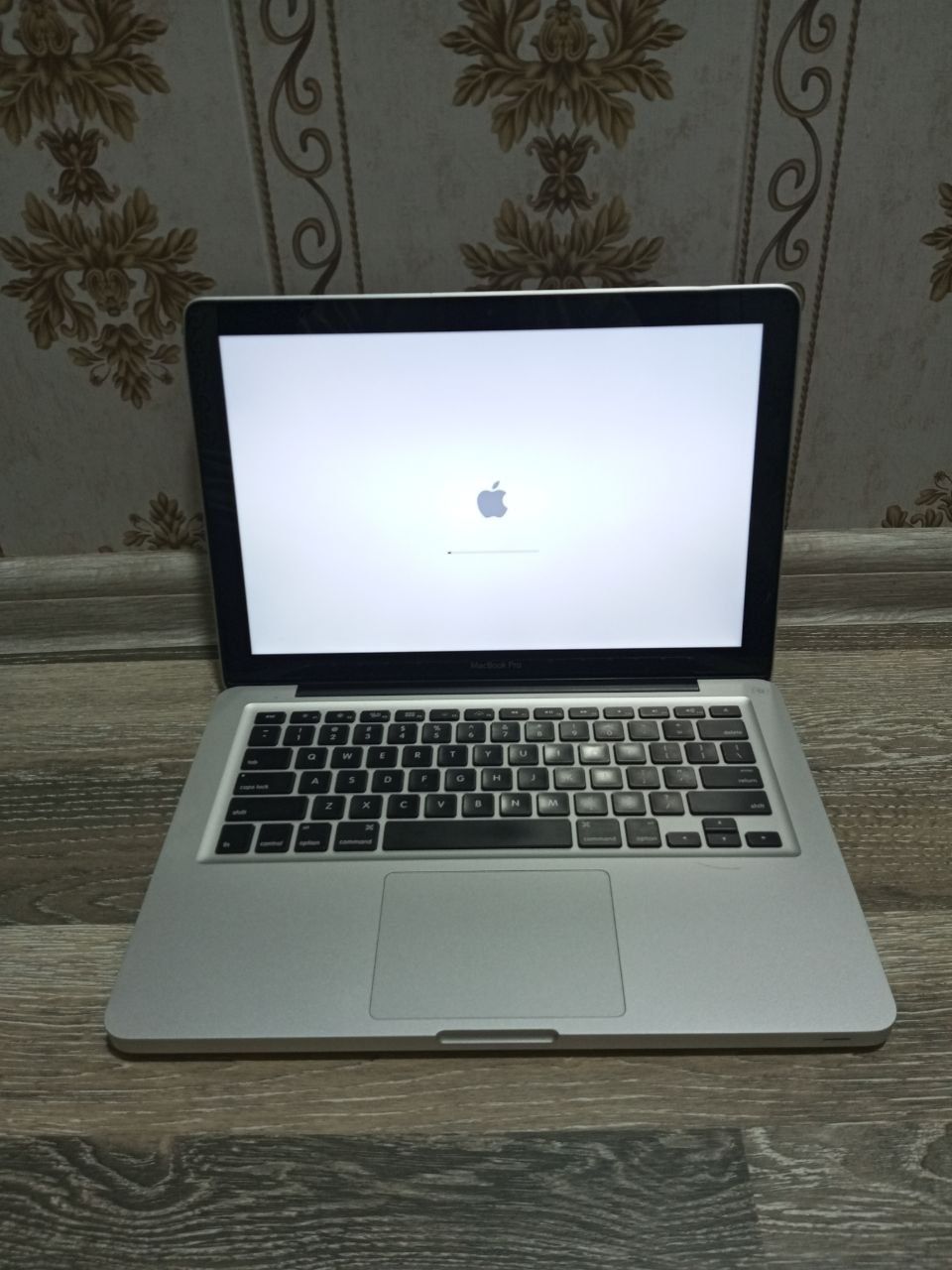 MacBook Pro mid 12 core i5   4/256gb