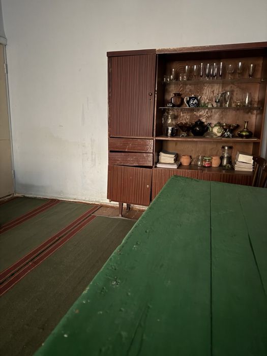 Китоб тумани марказида, Янгиобод кўчаси 7/6  3-ХОНАЛИ УЙ СОТИЛАДИ