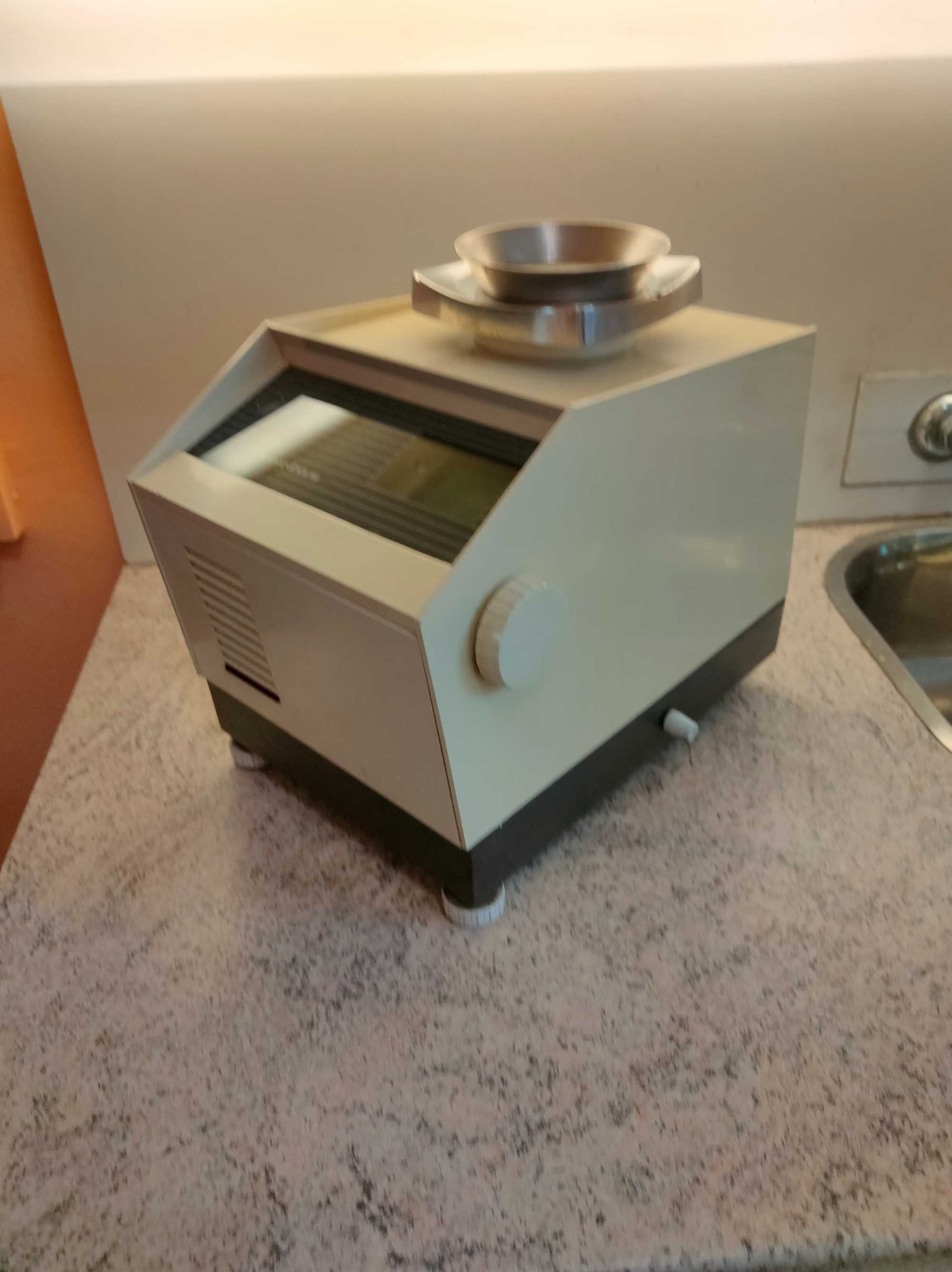 Професионални везни Sartorius 2204