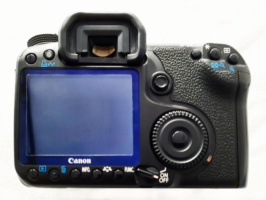 Canon EOS 50D + Tamron 17-50mm F2,8 + Grip