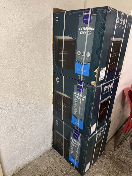 Хладилна витрина 46л