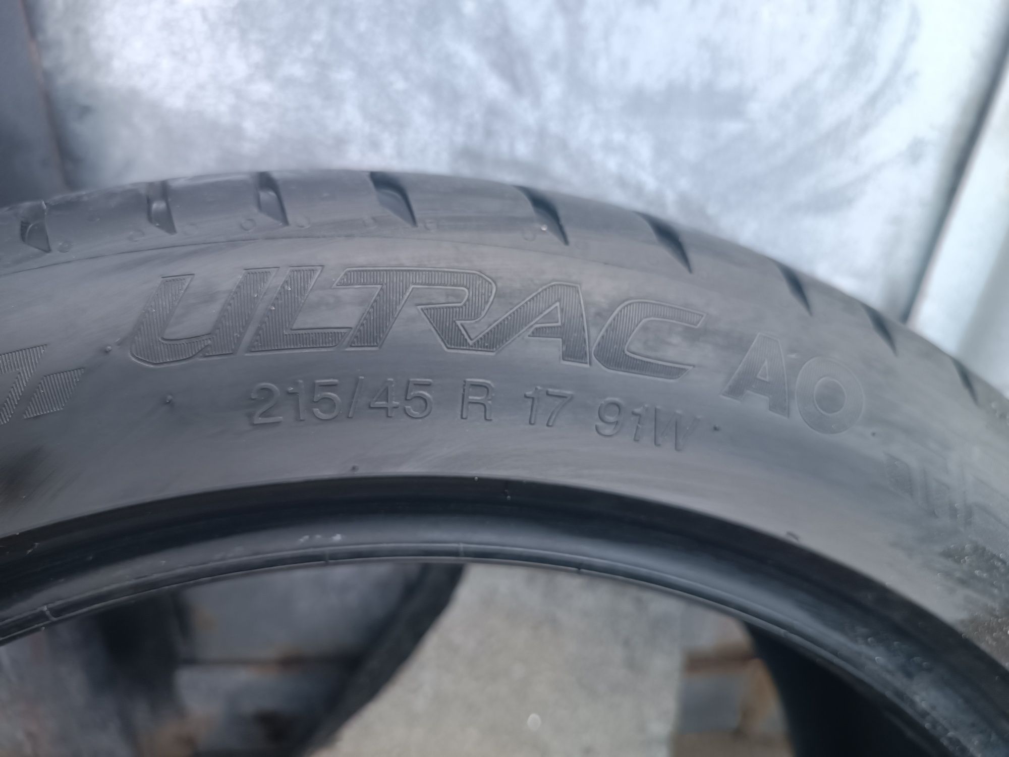 215/45/17 Vredestein