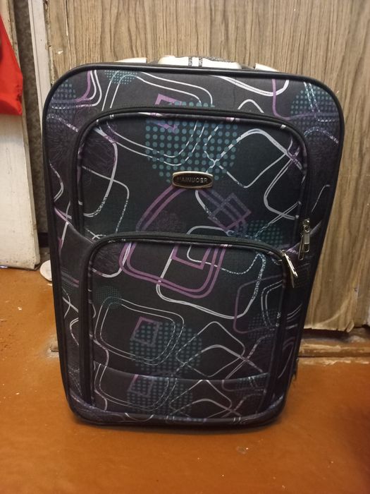 Чемодан на колесах.  Б/у