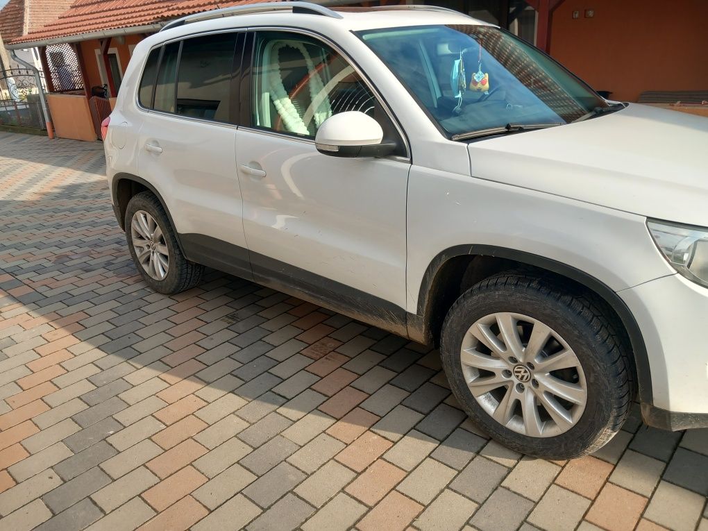 Vând Volkswagen tiguan 4motion