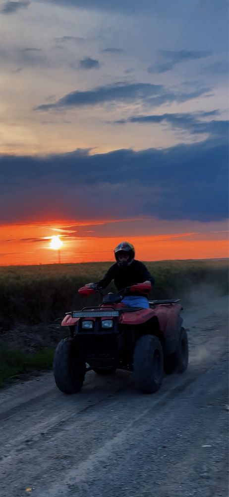 Vând ATV Kawasaki KVF 400D
